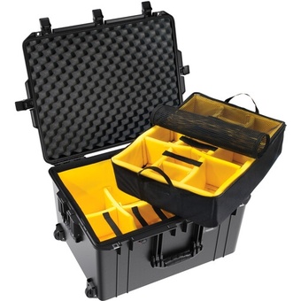 Pelican 1637AirWD Wheeled Hard Case with Divider Insert (Black)