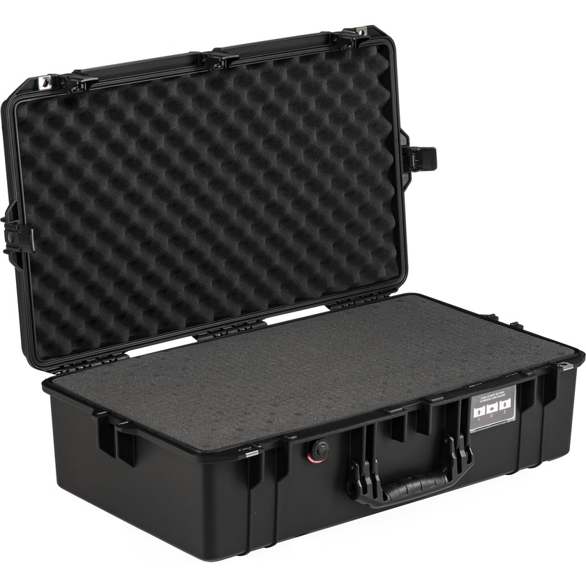 Pelican 1605 Air Case (Black, With Foam)