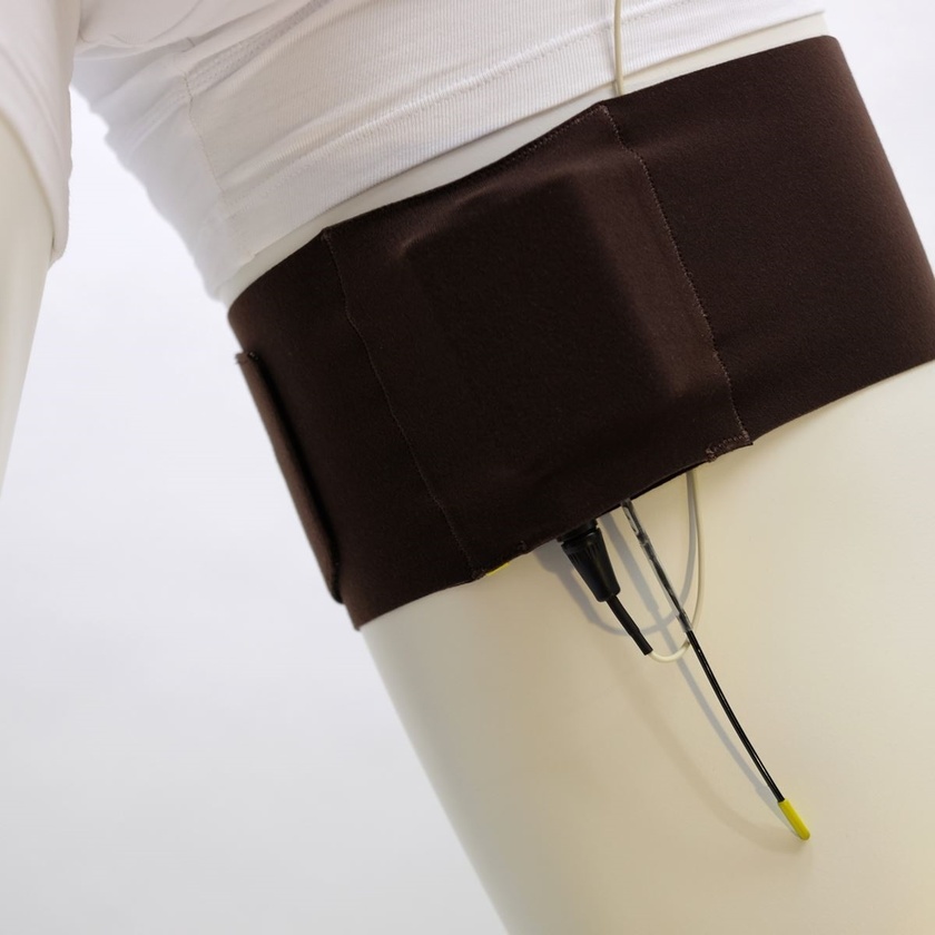 Ursa Thigh Strap with Vertical Pouch for Wireless Transmitters (Black)