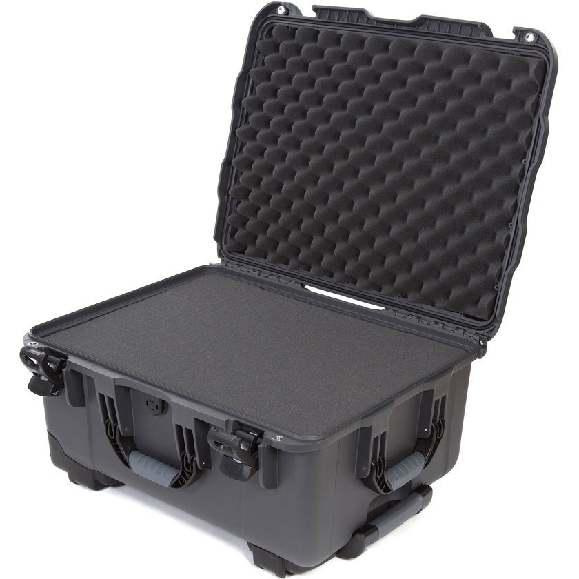 Nanuk 950 Wheeled Hard Case (Black, With Foam, 51.9L)