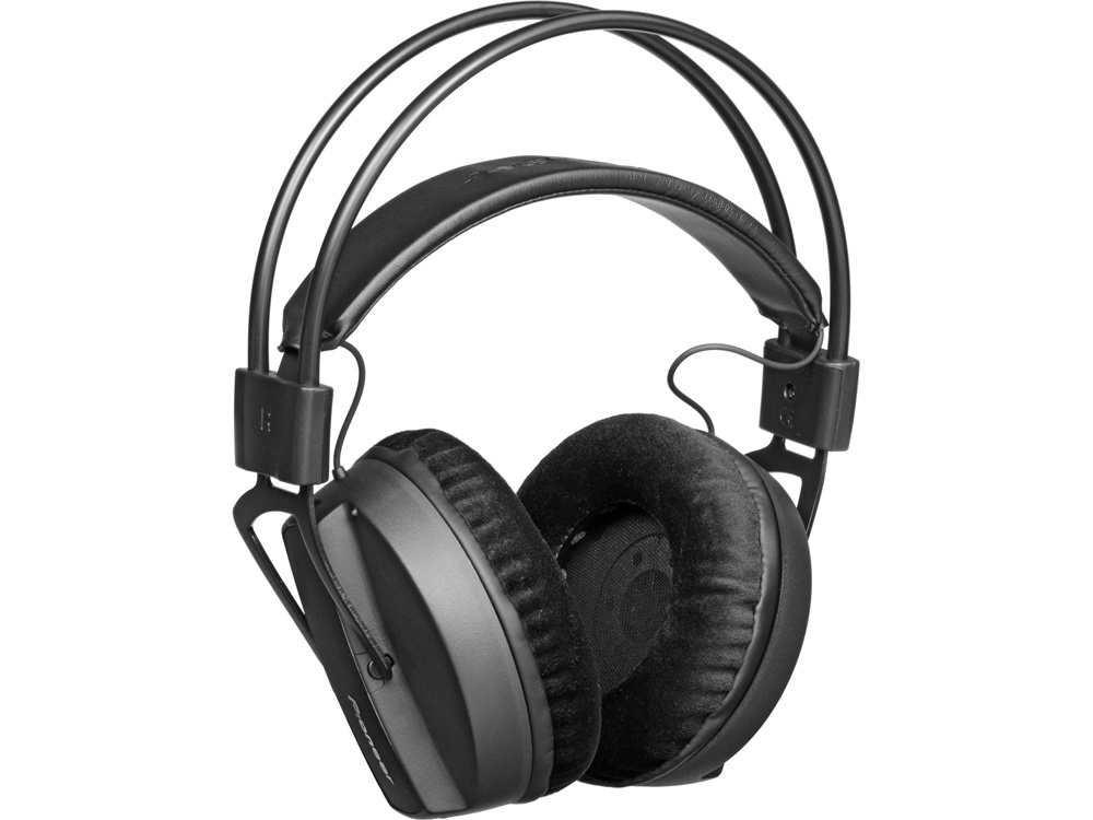 Pioneer HRM-7 Professional Circumaural Studio Monitor Headphones