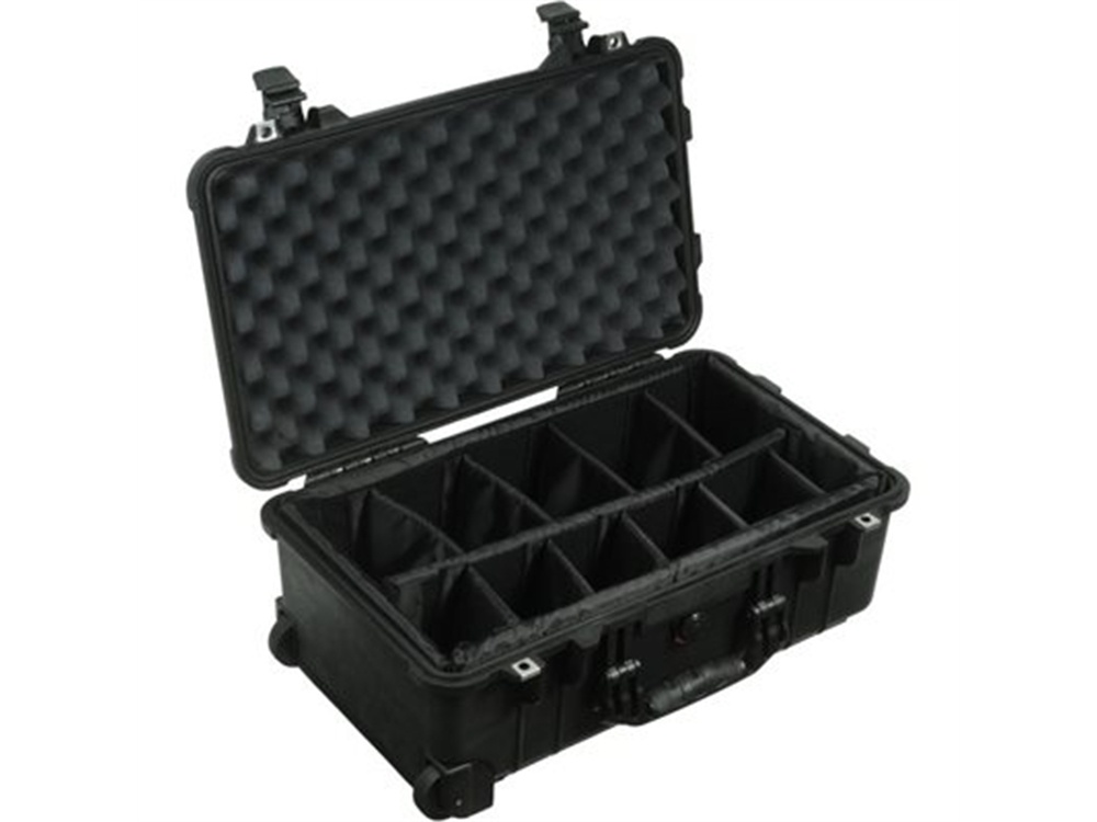 Pelican 1514 Carry On Case with Padded Dividers (Black)