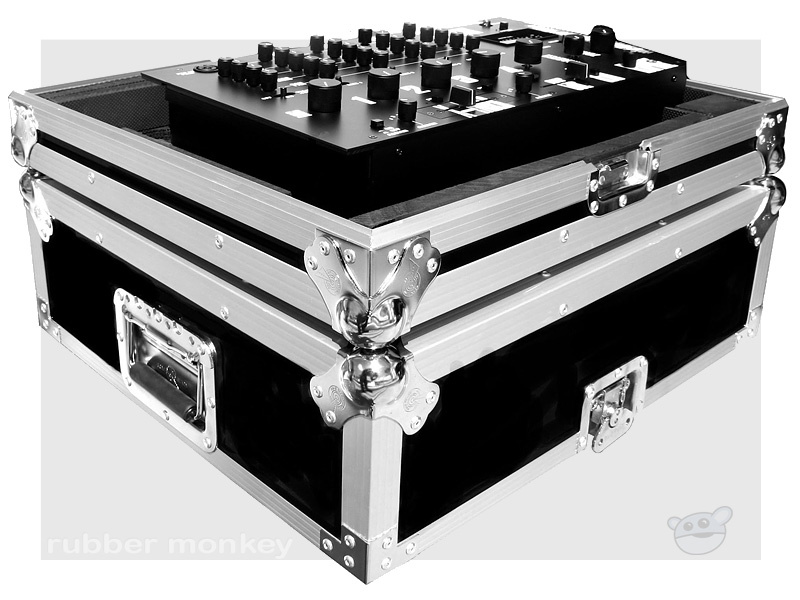 Road Ready universal 19 inch mixer case