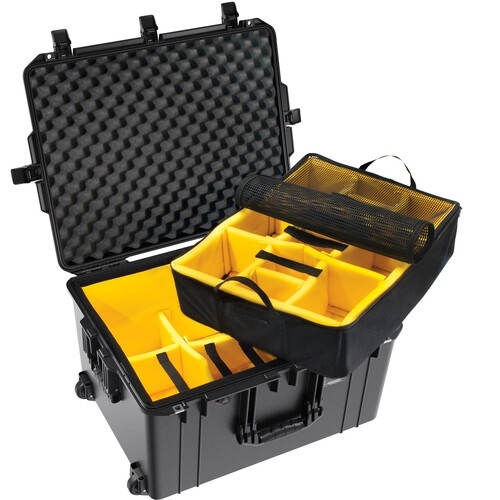 Pelican 1637 Air Case (Black, With Padded Dividers)