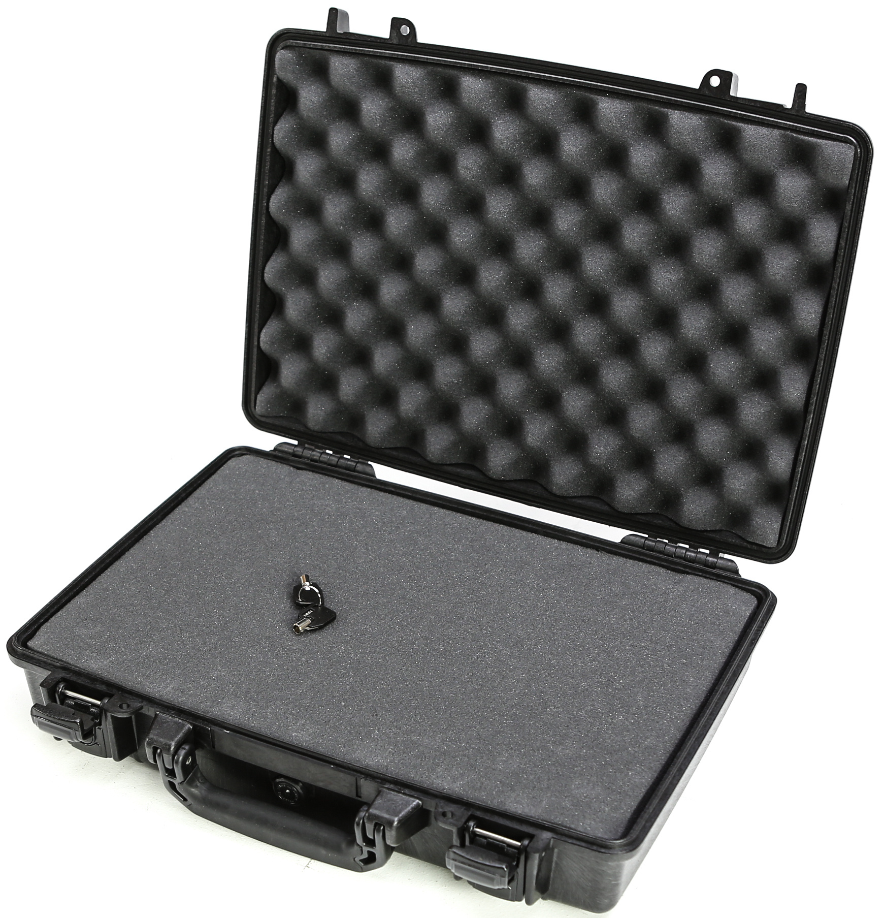 Pelican 1470 Case (Black, With Foam)