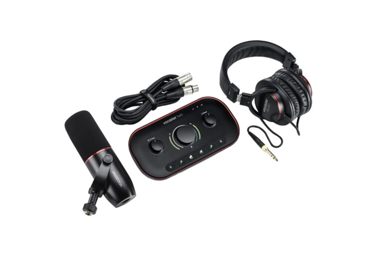 Focusrite Vocaster Two Studio 2-Person Podcasting Kit