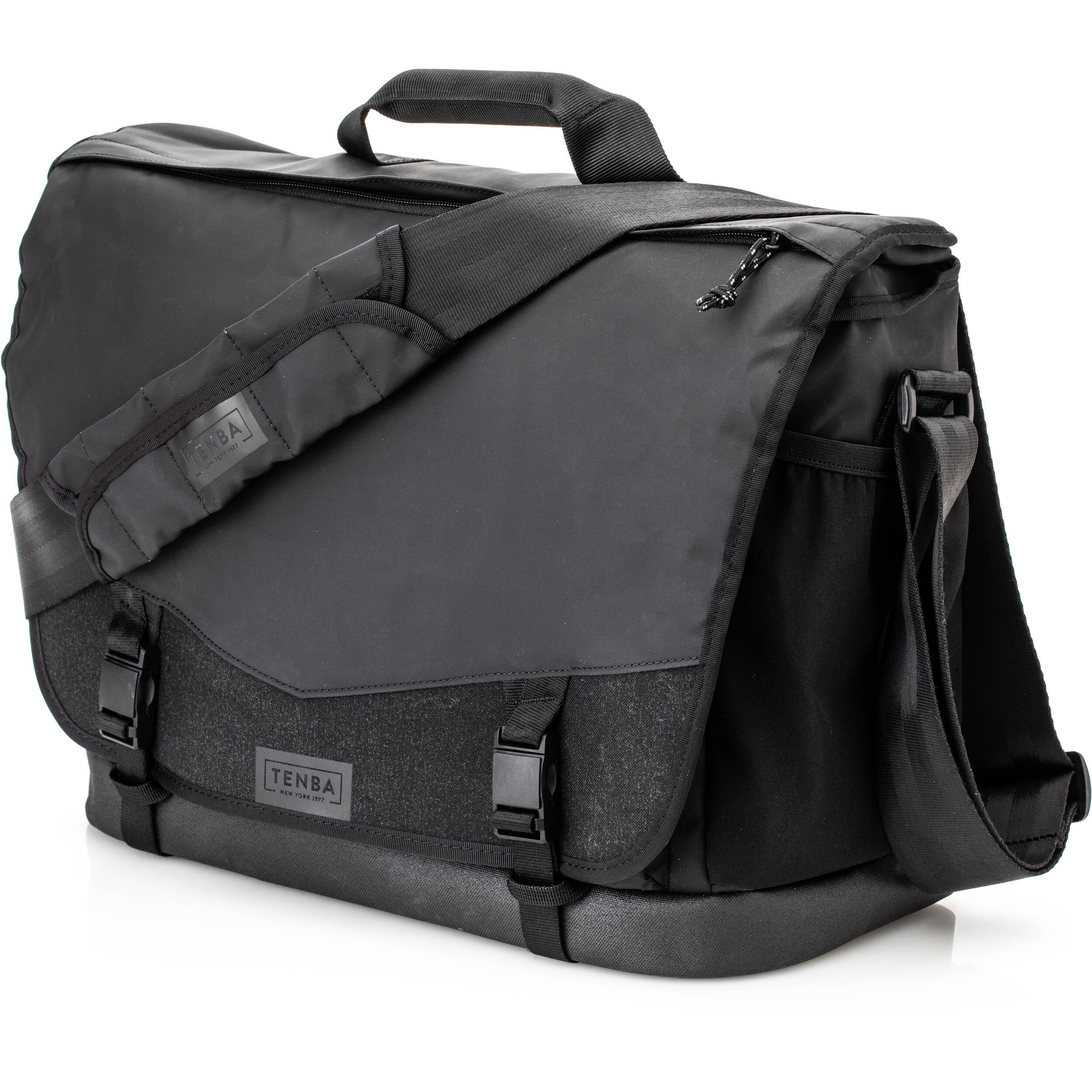 Tenba DNA 16 Pro Camera Messenger Bag (Black)