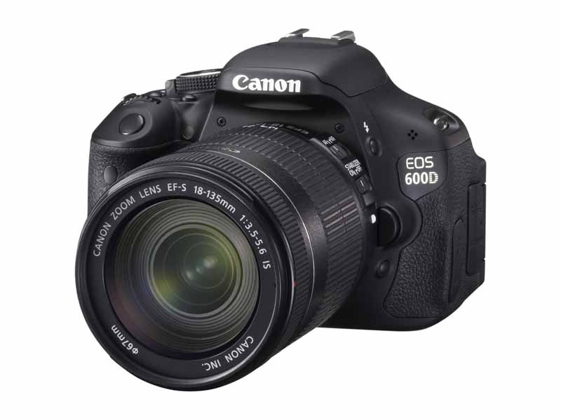 Canon EOS 600D Digital SLR Camera and EFS 18-135mm IS Super Lens Kit