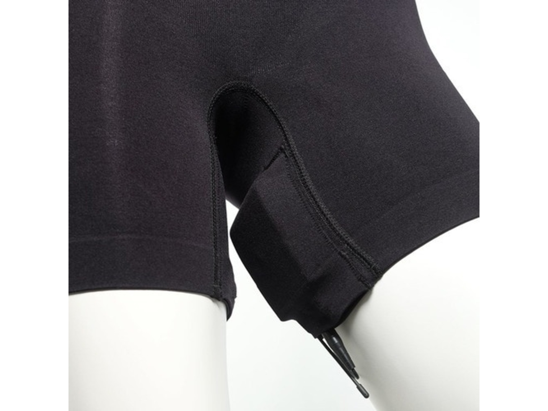 Ursa Straps Shorties for Wireless Microphone Transmitters (Extra-Large, Black)