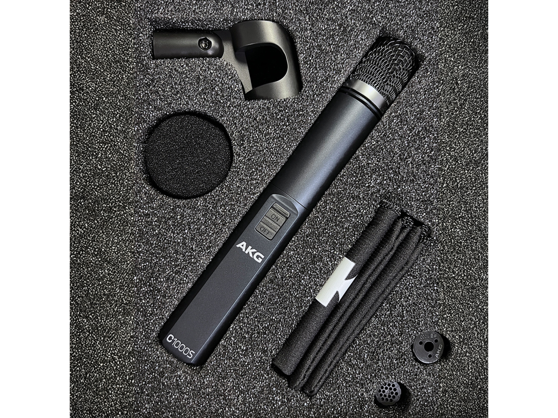 AKG C1000S マイク　ケース・付属品有り AKG ( アーカーゲー ) C1000S コンデンサーマイク 送料無料 | サウンド