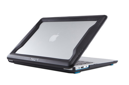 Thule Vectros 11" MacBook Air Bumper (Black)