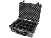 Pelican 1524 Case with Padded Dividers (Black)