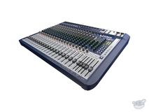 Soundcraft Signature 22 22-Input Mixer with Effects