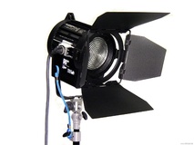 Arri 650 Watt Plus Fresnel Tungsten Light - Black (120-240V AC)